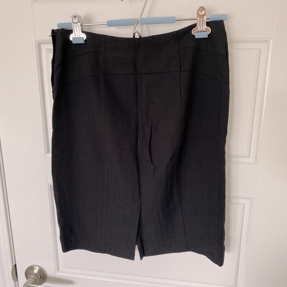 Pencil Skirt with Shallow Pockets - Picture 4 of 8